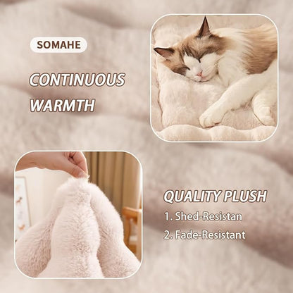 Cat Beds Cozy Pet Mat Faux Fur Kitten Pad Bed for Carriers/Couch Dog & Puppy Cute Friendly 23 x 15 Inch Medium White