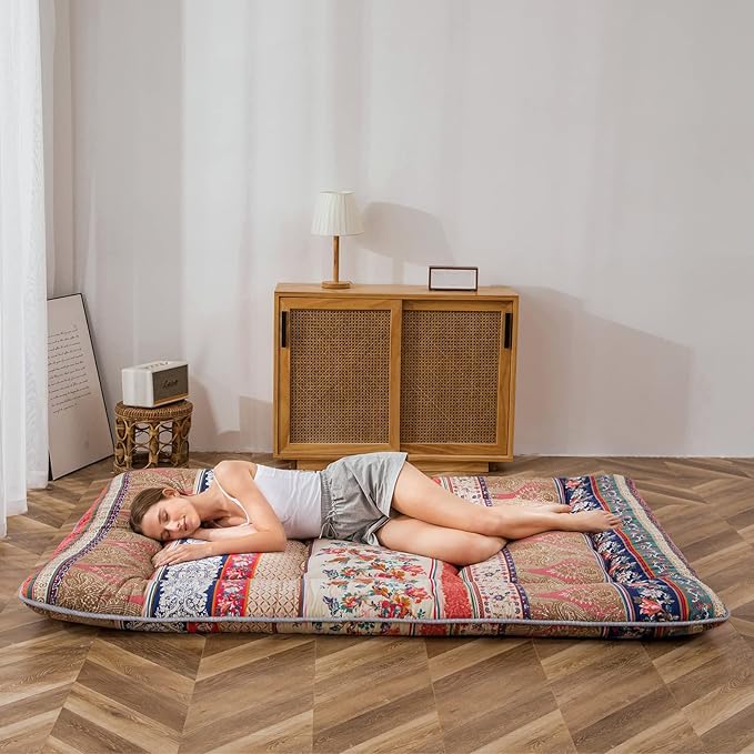 MAXYOYO Bohemian Retro Floor Mattress Vintage Floral Japanese Futon Mattress Roll Up Thicken Sleeping Bed Portable Camping Mattress Floor Lounger Couch Bed Mattress Pad Queen