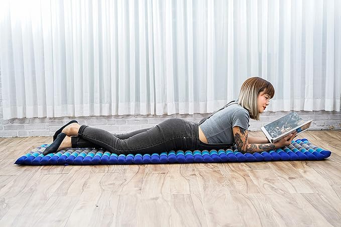 Leewadee - Foldable Floor Mattress - Japanese Roll Up Futon -Trifold Tatami Mat- Guest Floor Bed - Camping Mattress - Thai Massage Mat, Kapok Filled, 75 x 20 inches, Blue